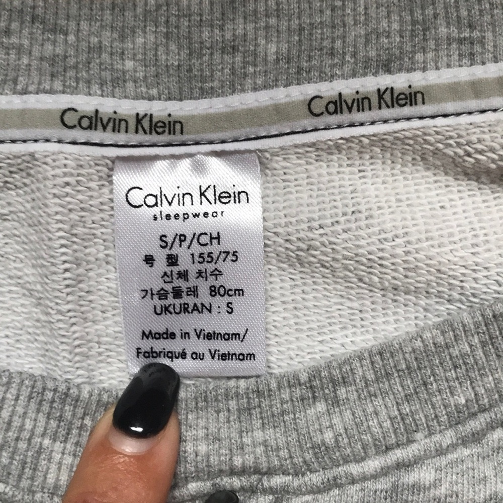 Sweater - Picture 3 of 3